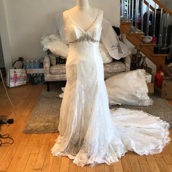 Sottero and Midgely wedding gown. New with tags - Picture 2 of 8